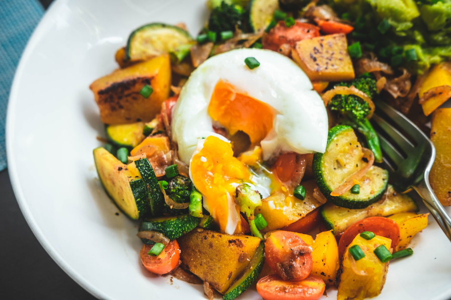 How to Build the Perfect Anti-Inflammation Breakfast Bowl